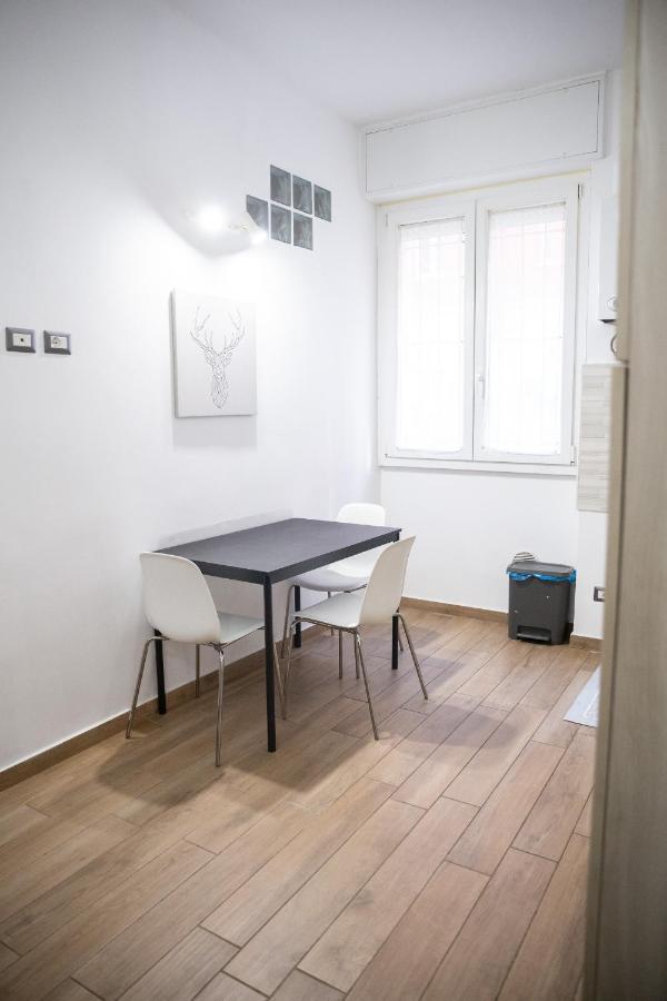 Sweet House Navigli Apartment มิลาน ภายนอก รูปภาพ