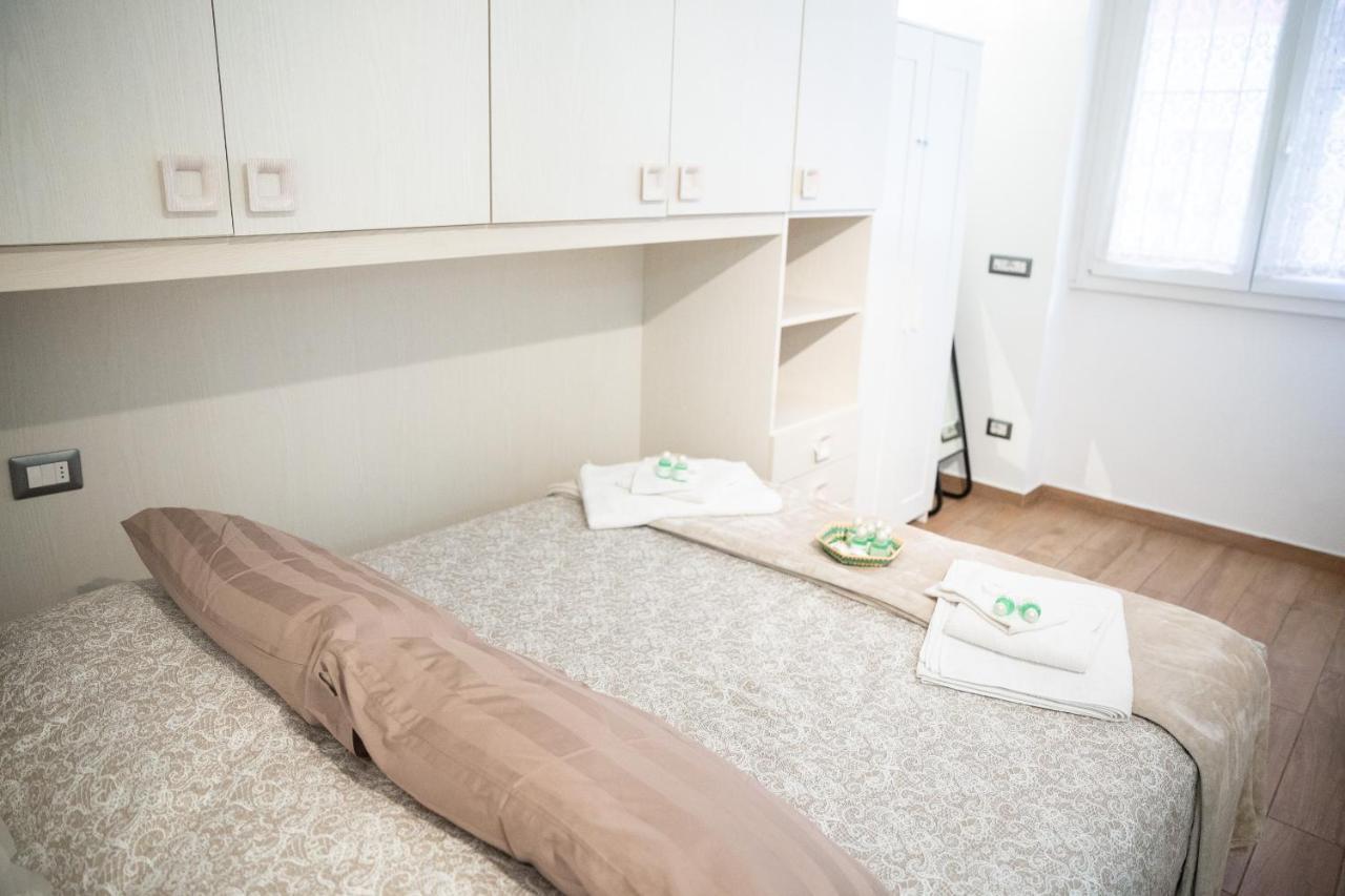 Sweet House Navigli Apartment มิลาน ภายนอก รูปภาพ
